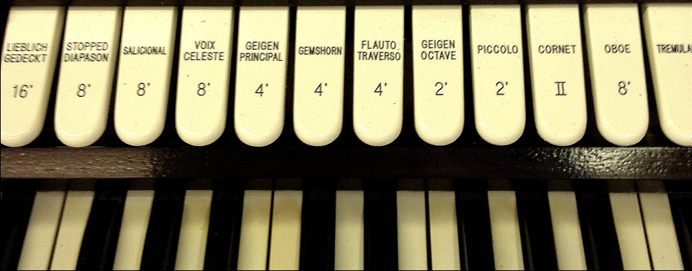 Pipe organ keys with different sound options